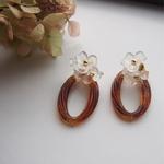 No.017    べっ甲ねじりフープとお花のピアス