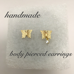 【蝶々の軟骨ピアス(ビジューあり)】ボディピアス ボディピ 軟骨 トラガス ヘリックス コンク へそピ