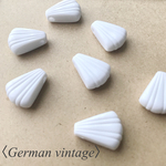 〈German vintage〉   アクリル ドロップ ビーズ(4個)