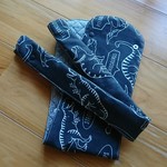 超ロング水筒肩ひもカバー／リバーシブル【恐竜／チェック】ブラック 