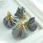 【シルバーグレイ】フリルタッセル＊4個