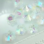 10個→20個セール【オーロラ】雪の結晶❄ガラスビーズクリスタルAB 
