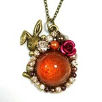 ❗世界でひとつ❗うさぎ オレンジのアンティークネックレス  たまご 薔薇 金古美 レジン パール ビジュー【送料無料】 