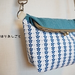 ドイツビンテージ×コットンリネンキャンバス≪青小花ストライプ≫　　　　　がまぐち2wayショルダーバッグ