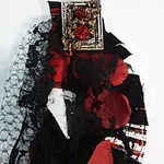 送料無料！絵画風額とバラの花びらのビリビリヘアアクセサリー、ロゼット風にも！