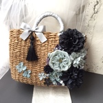  グレー＆ブラックのスクエアリボンかごバッグ