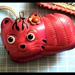 ピンクレザーキャット！革猫ちゃん 革職人の手作り300円小物屋 ハンドメイド キーホルダー 本革細工