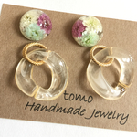 プラスチックチェーンとドライフラワーのピアス