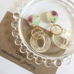 No.123  小さめプラスチックチェーンとドライフラワーのピアス