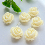 8個◆バラのコーラル(合成珊瑚)パーツ(アイボリー)◆12×厚み8㎜