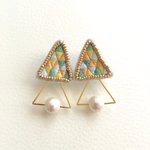 さんかく刺繍ピアス
