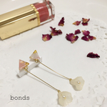 さんかく△花のピアス