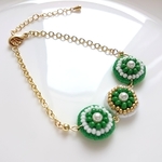 グリーンの刺繍ブレスレット