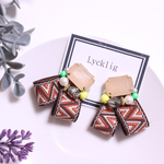 刺繍リボンビジューピアス