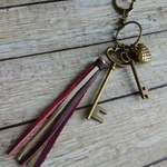 【本革タッセル付き】Key＆Heartキーホルダー(ボルドーワイン）