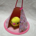 鳥グッズ  春夏秋用 とんがり帽　バードテント　花畑ピンク