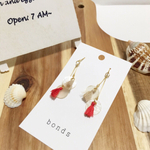 【SALE】mini タッセルとシェルのカラーピアス