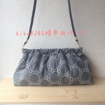 サークル刺繍のショルダーバッグ グレー　27cmサイズ