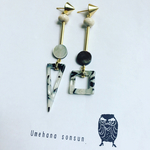 studs ”モノトーン ピアス