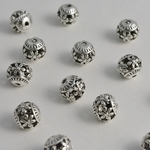 ビーズクラブ ロンデル メタルビーズ 球形 透かし花　6輪 小 小穴 銀 15個 8mm [4582434323581]