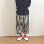 ワイドなバルーンパンツ 綿麻ブロックチェックチェック 白黒