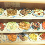 お総菜屋さんのショーケース ２