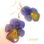 【SALE】押し花ビオラピアス blue