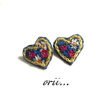 刺繍花柄ピアス
