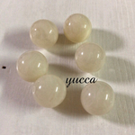 アクリルビーズ丸玉16mm  クリーム