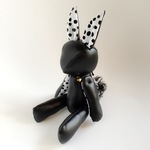 モノトーンうさぎのぬいぐるみ(c)