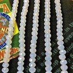 431★4mmボタンガラスビーズ1連約145粒★ホワイトオパール色