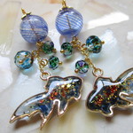 ◇1707再販 🎐紺ぶち金魚とヨーヨーのピアス・イヤリング🐟.。o○ 