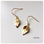きらめくリーフの揺れるピアス