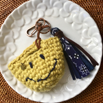 ミニ麻ひもスマイル😃バッグバンダナ柄タッセルキーホルダー