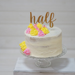 "half"　ハーフバースデイ用ケーキトッパー