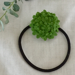 フェルトと刺繍糸のふっくらヘアゴム