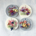 simple botanical sachet