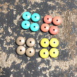 【10mm  4色24個】円盤の形のビーズスペーサー  大ぶりビーズピアスなどに♡