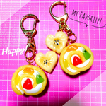 フルーツロールケーキキーホルダー❤スイーツデコ、フェイクフード、