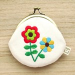 花の刺繍がま口