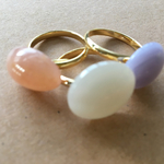 ヴィンテージアクリルストーンのキャンディリング  クリーミーマーブルピンク