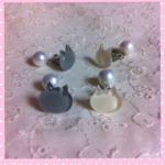 シンプルねこのコットンパールピアス