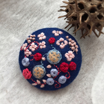 （小）刺繍ブローチ ガクアジサイ
