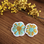 刺繍のお花ヘアクリップ ミント×ゴールド