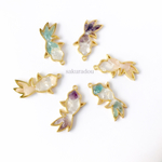 天然石の金魚のキーホルダー
