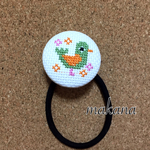 鳥の刺繍のくるみボタン