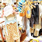 『s様オーダー品』です♥キッズサロペットパンツ .いちごフラワー柄ショート 子供服 