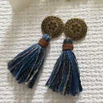 Lee × 糸タッセル イヤリング ブルー