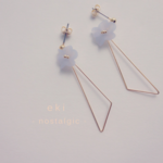 花　モーブ　トライアングル　ワイヤー　フープ　ピアス/イヤリング/ノンホールピアス
