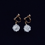 つぶつぶの耳飾り